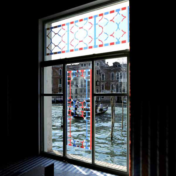 Redwhiteblue / Tea and Chat / Venice / Italy / 2005